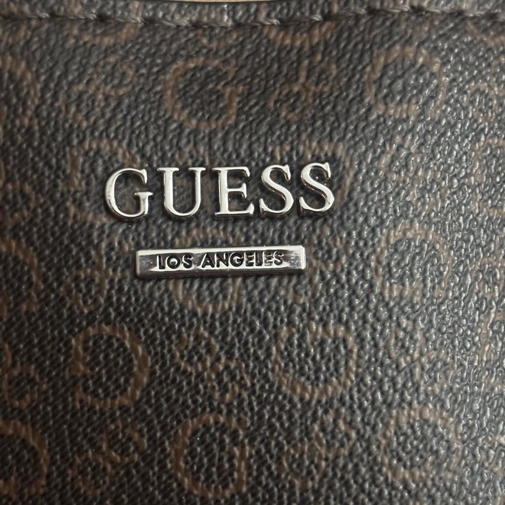 Stylish and Chic GUESS Beige and Black Logo Satchel - Picture 4 of 10